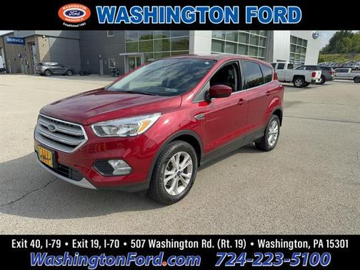 Ruby Red Metallic Tinted Clearcoat 2019 Ford Escape SE