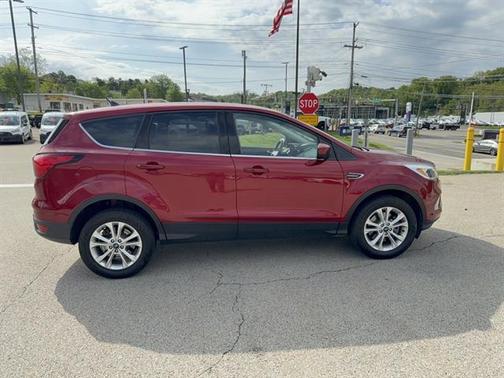 Ruby Red Metallic Tinted Clearcoat 2019 Ford Escape SE