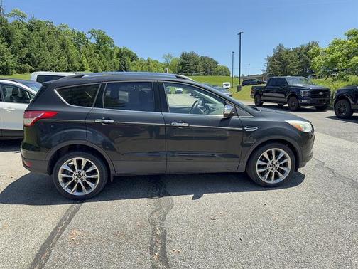 Tuxedo Black Metallic 2014 Ford Escape SE