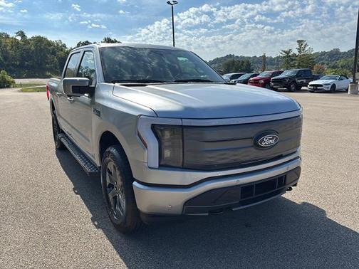 2025 Ford F-150 Lightning LARIAT