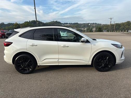 2023 Ford Escape ST-Line Elite