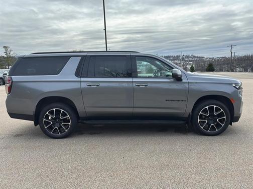 2022 Chevrolet Suburban RST