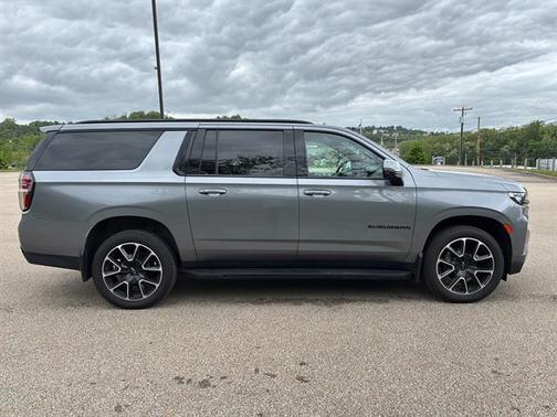 Satin Steel Metallic 2022 Chevrolet Suburban RST