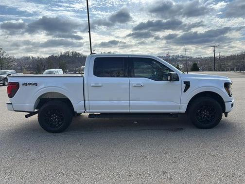 Oxford White 2024 Ford F-150 XLT
