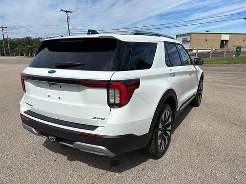 Star White Metallic Tri-Coat 2026 Ford Explorer Platinum