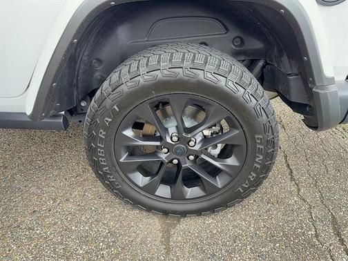 Bright White Clearcoat 2025 Jeep Wrangler 4xe Sahara