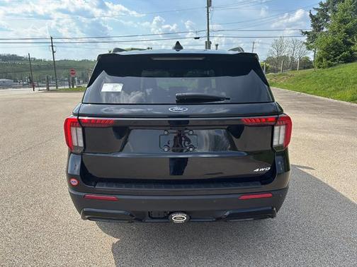 Agate Black Metallic 2026 Ford Explorer ST-Line