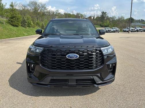 Agate Black Metallic 2026 Ford Explorer ST-Line