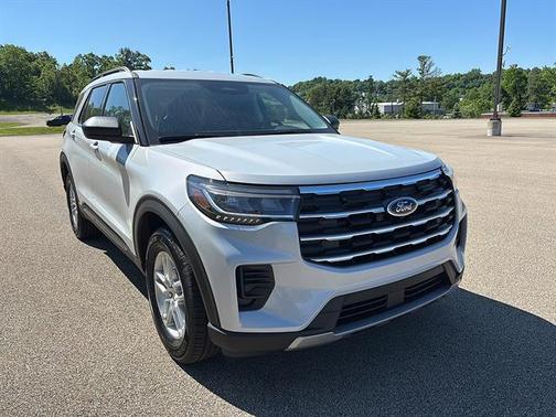 Space White Metallic 2026 Ford Explorer Active