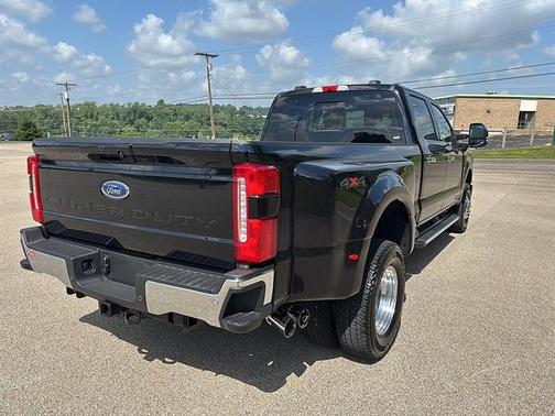 Agate Black Metallic 2026 Ford F-350 Lariat