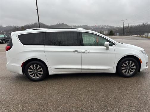 2020 Chrysler Pacifica Touring-L Plus
