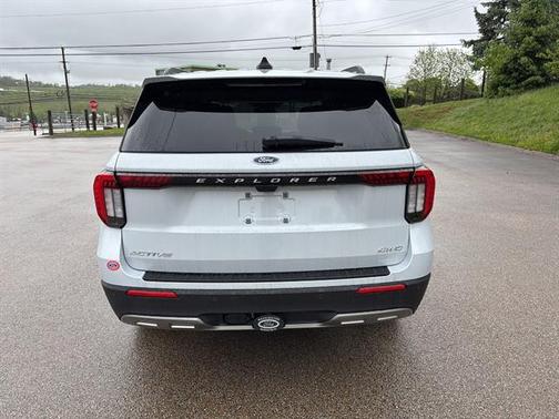 Space White Metallic 2026 Ford Explorer Active w/200A Pkg