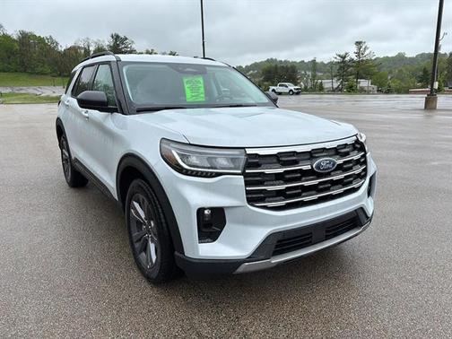 Space White Metallic 2026 Ford Explorer Active w/200A Pkg