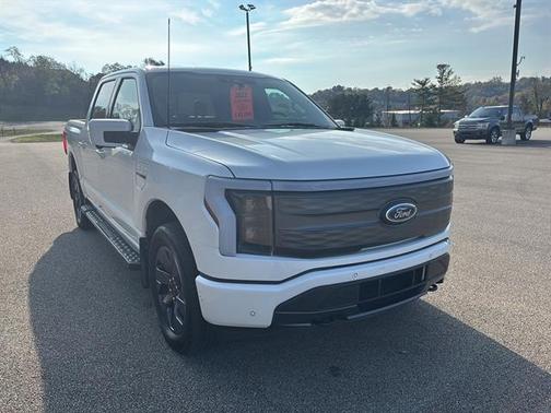 2022 Ford F-150 Lightning LARIAT