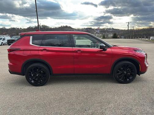 2023 Mitsubishi Outlander SE Black Edition S-AWC