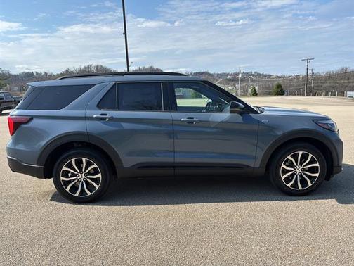 Vapor Blue Metallic 2026 Ford Explorer ST-Line