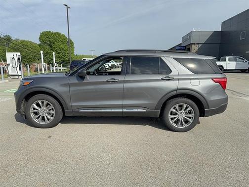Carbonized Gray Metallic 2023 Ford Explorer XLT
