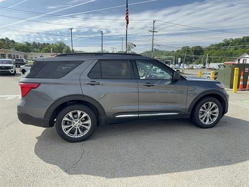 Carbonized Gray Metallic 2023 Ford Explorer XLT