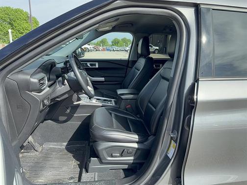 Carbonized Gray Metallic 2023 Ford Explorer XLT