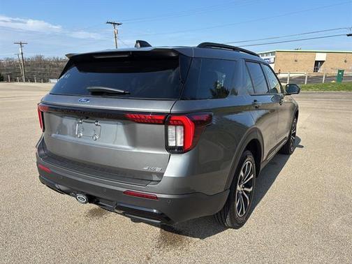 Carbonized Gray Metallic 2026 Ford Explorer ST-Line