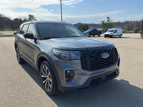Carbonized Gray Metallic 2026 Ford Explorer ST-Line