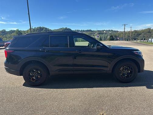 Agate Black Metallic 2027 Ford Explorer Tremor