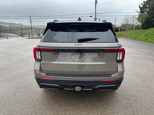 Marsh Gray 2027 Ford Explorer ST-Line
