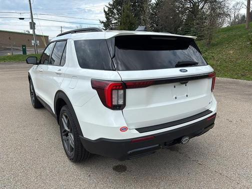 Star White Metallic Tri-Coat 2026 Ford Explorer ST-Line