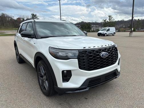 Star White Metallic Tri-Coat 2026 Ford Explorer ST-Line