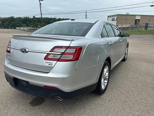 Ingot Silver Metallic 2019 Ford Taurus SEL