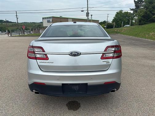 Ingot Silver Metallic 2019 Ford Taurus SEL