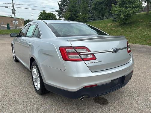 Ingot Silver Metallic 2019 Ford Taurus SEL