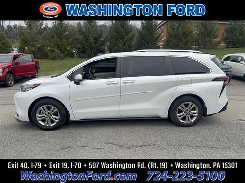 2023 Toyota Sienna Platinum