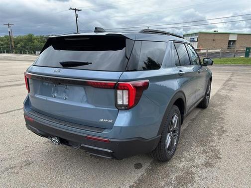 Vapor Blue Metallic 2026 Ford Explorer ST-Line