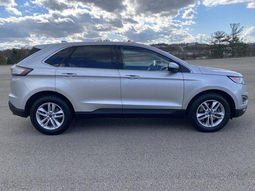 Photo 5 of 27 of 2015 Ford Edge SEL