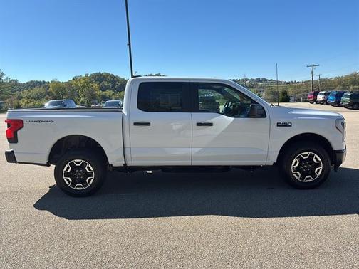 2024 Ford F-150 Lightning Pro