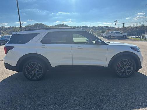 Star White Metallic Tri-Coat 2025 Ford Explorer ST