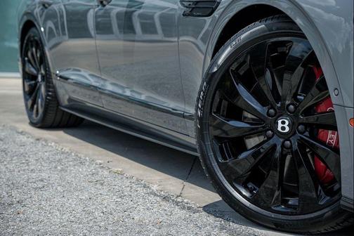 Gravity Gray 2025 Bentley Flying Spur Black Edition
