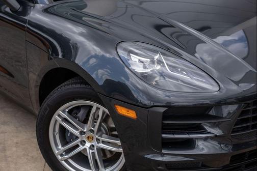 Volcano Grey Metallic 2021 Porsche Macan Macan
