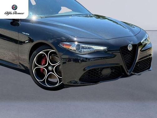 Vulcano Black Metallic 2023 Alfa Romeo Giulia Veloce RWD