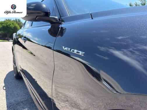 Vulcano Black Metallic 2023 Alfa Romeo Giulia Veloce RWD