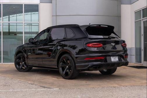 Beluga 2024 Bentley Bentayga Azure