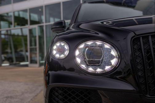 Beluga 2024 Bentley Bentayga Azure