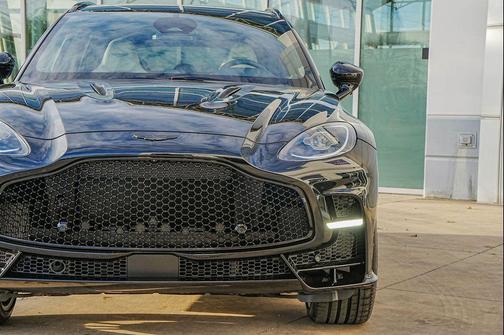 Jet Black 2026 Aston Martin DBX S