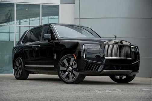 Black 2026 Rolls-Royce Cullinan Cullinan