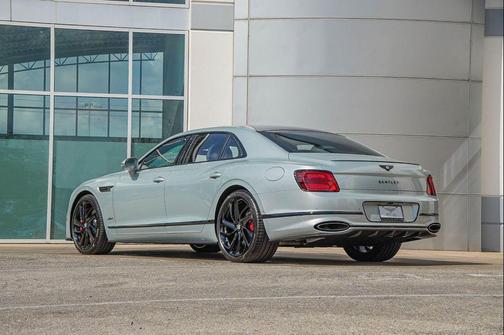 Breeze 2026 Bentley Flying Spur Speed