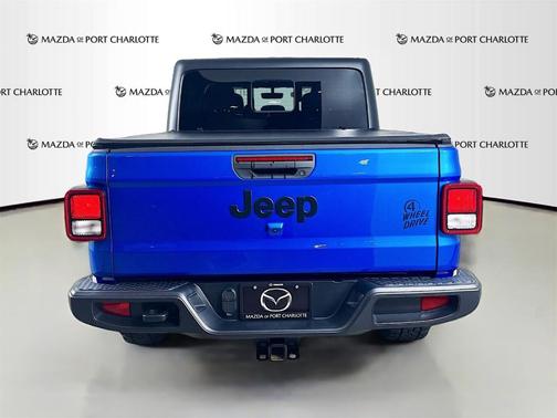 2022 Jeep Gladiator Sport