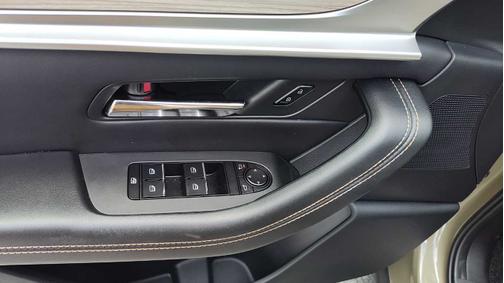 Zircon Sand Metallic 2025 Mazda CX-70 3.3 Turbo Preferred Package AWD