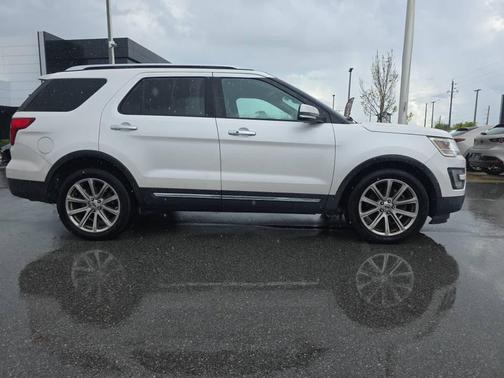 White Platinum Metallic Tri-Coat 2017 Ford Explorer Limited 4WD