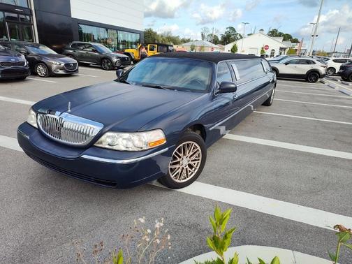 2005 Lincoln Town Car Executive